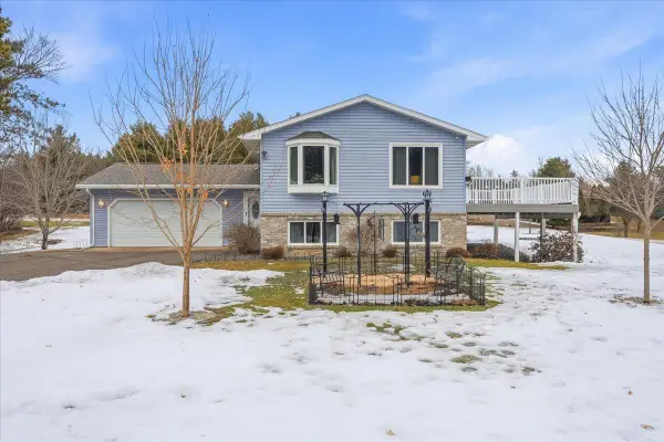 505 Chateau Court, Somerset, WI 54025