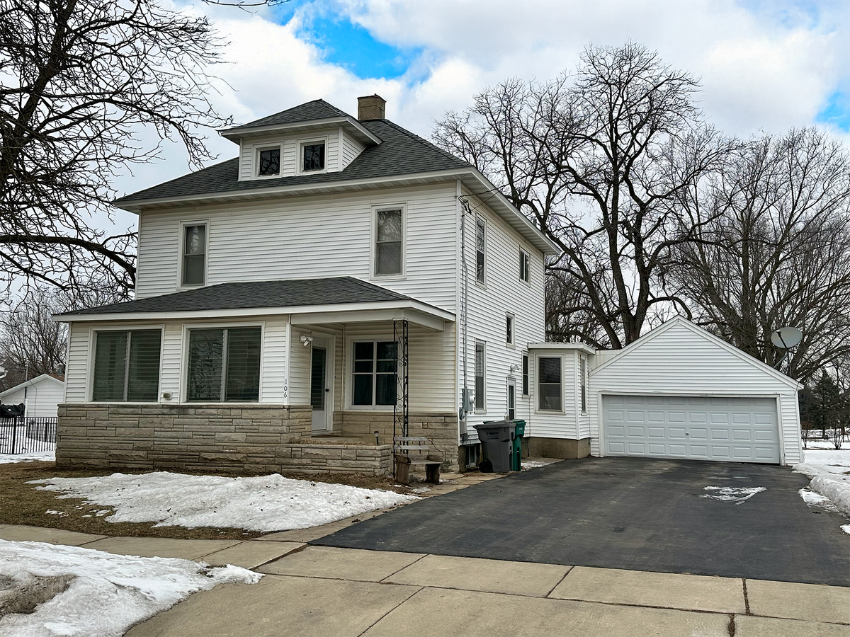 106 2nd Street Nw, Dodge Center, MN 55927 - #1