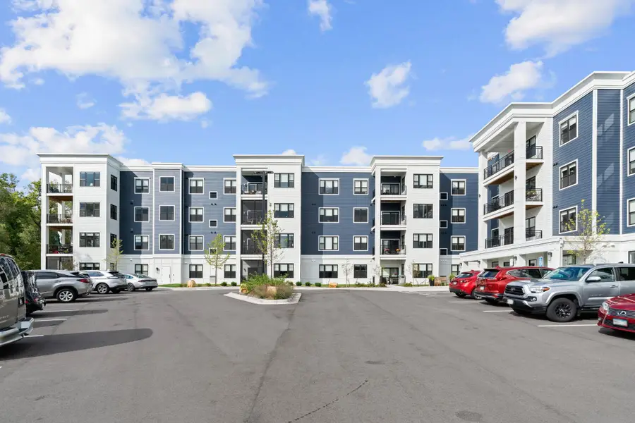 1875 E Shore Drive #302, Maplewood, MN 55109 - #3