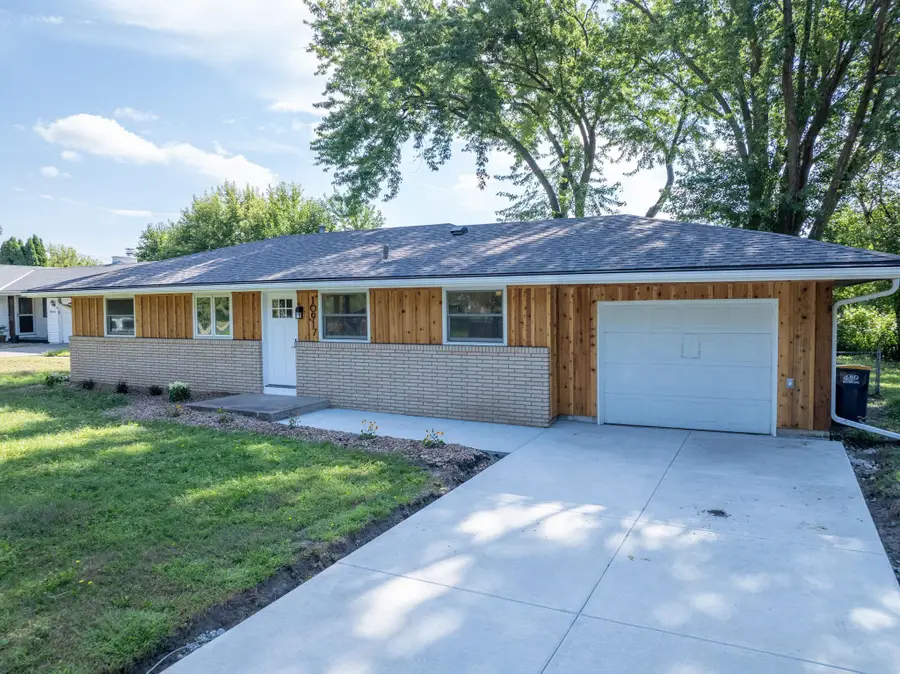 10917 Southview Drive, Burnsville, MN 55337 - #2