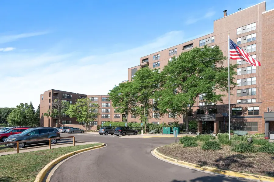 7600 Golden Valley Road #411, Golden Valley, MN 55427 - #2