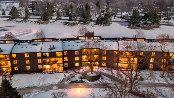 5120 W 102nd Street #204, Bloomington, MN 55437