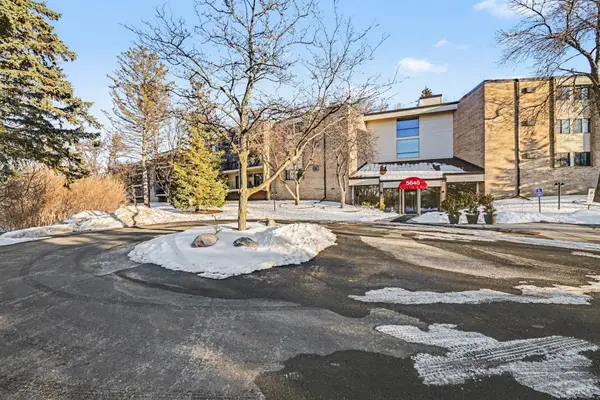 5645 Green Circle Drive #315, Minnetonka, MN 55343