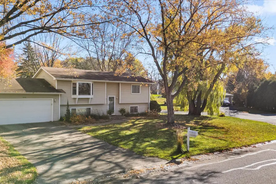 3048 Camelot Circle, Woodbury, MN 55125 - #3