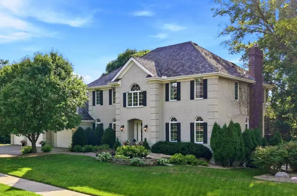 9486 Olympia Drive, Eden Prairie, MN 55347