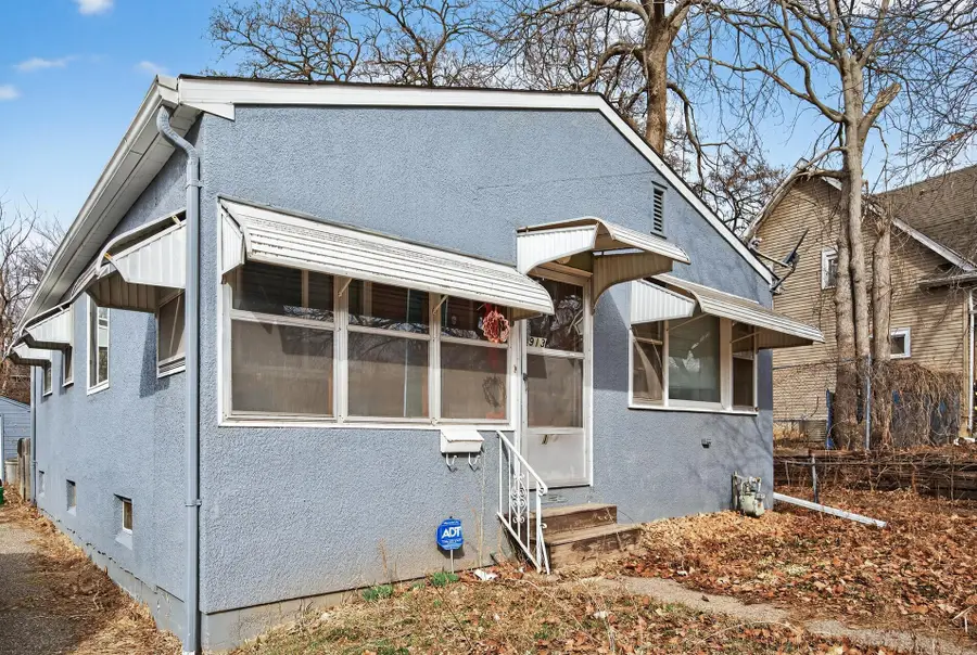 913 Russell Street, Saint Paul, MN 55106 - #2