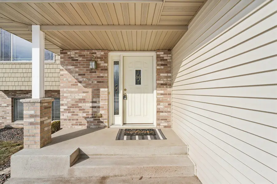 4404 E Viking Court, Wyoming, MN 55092 - #3