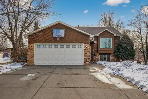 4076 States Avenue, Eagan, MN 55123