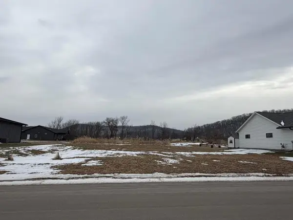 805 Bridle Lane, La Crescent, MN 55947