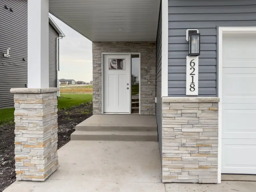 6218 87th Avenue S, Horace, ND 58047 - #2