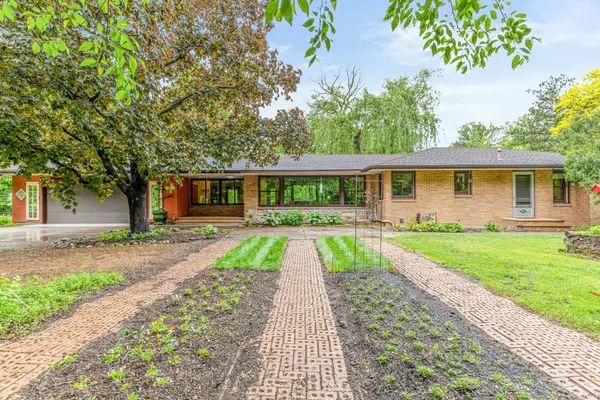 2217 Oakview Lane N, Plymouth, MN 55441