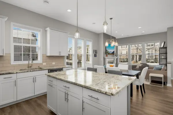 8130 Central Park Way N, Maple Grove, MN 55369