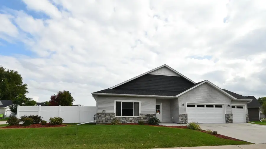 260 Golden Bear Lane, Zumbrota, MN 55992 - Image #2