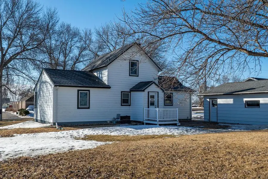 204 Mclaughlin Avenue W, Kandiyohi, MN 56251 - #3