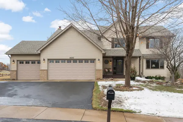 8682 Flamingo Drive, Chanhassen, MN 55317