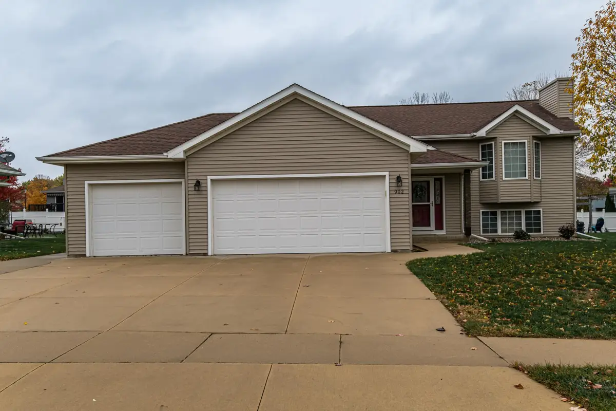 902 Berg Boulevard Se, Stewartville, MN 55976 - #1