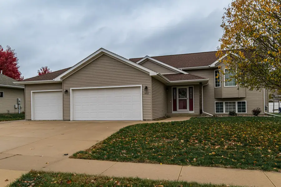 902 Berg Boulevard Se, Stewartville, MN 55976 - #2