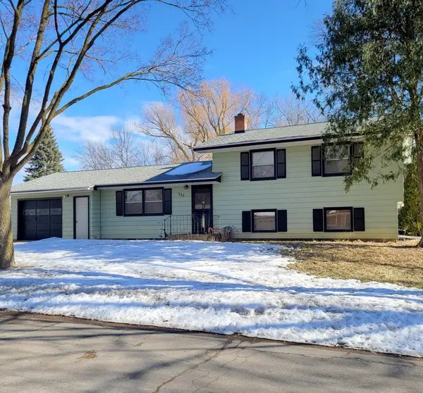 535 E Highland Park Drive Ne, Hutchinson, MN 55350