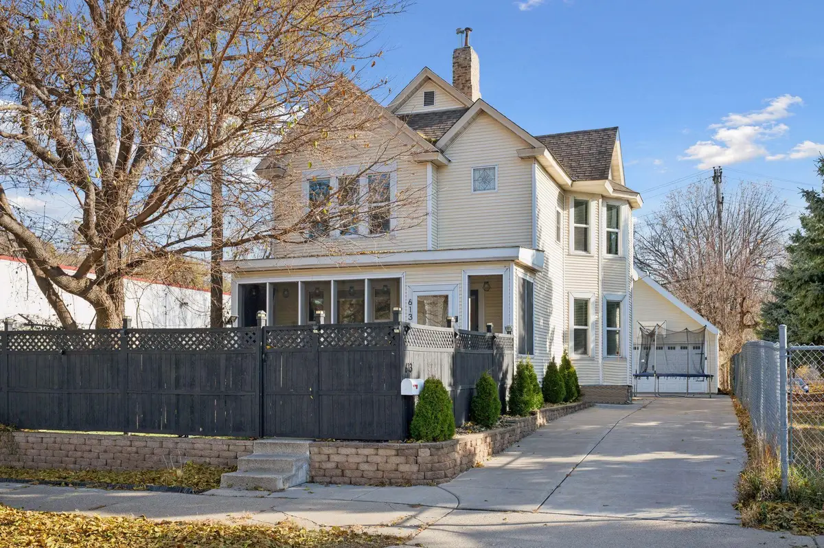 613 Harrison Street Ne, Minneapolis, MN 55413 - #1