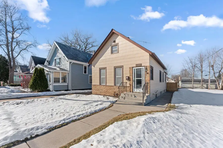 1041 Western Avenue N, Saint Paul, MN 55117 - #3
