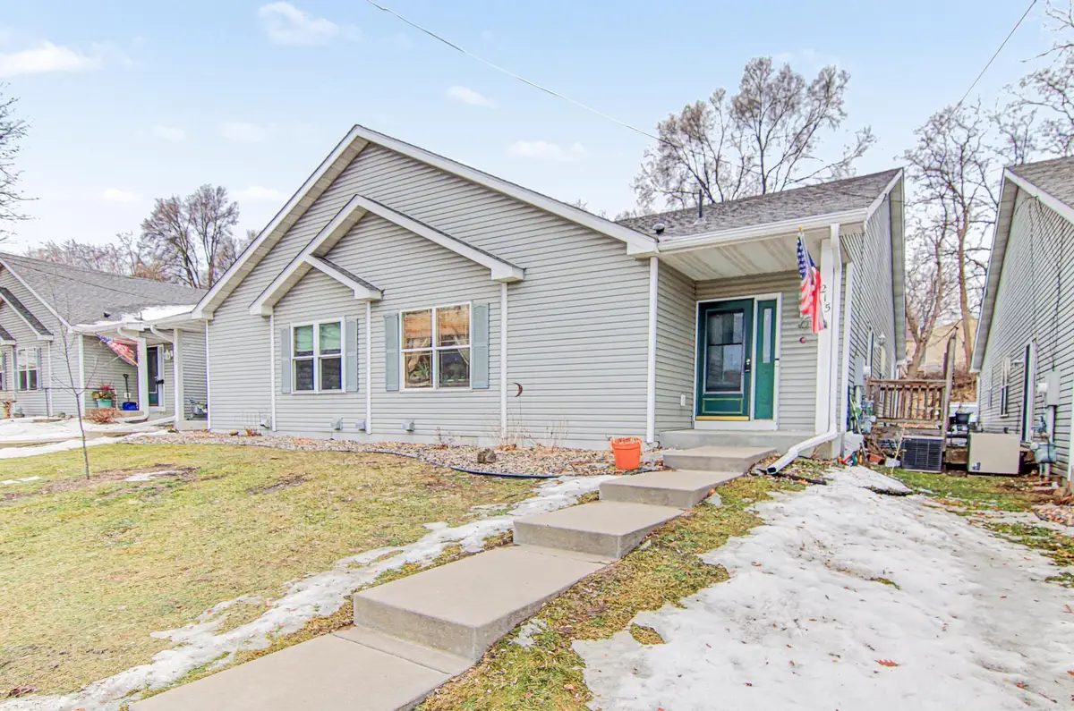 215 9th Avenue N, South Saint Paul, MN 55075 - #1