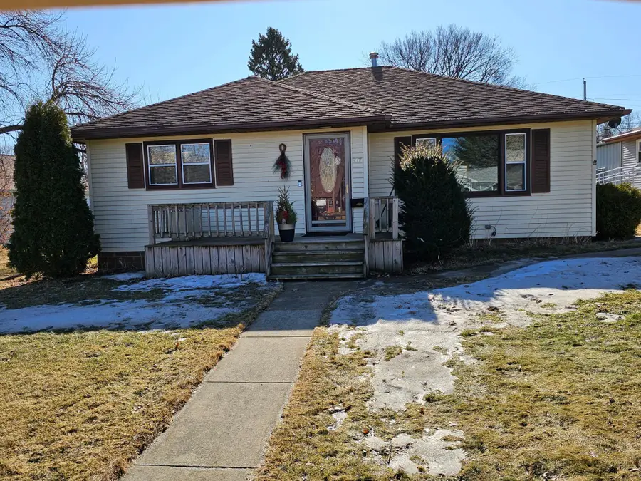 307 4th Avenue W, Lamberton, MN 56152 - #2