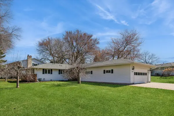 2201 Tamarack Lane, Burnsville, MN 55337