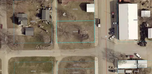 114 Main St, Walters, MN 56097