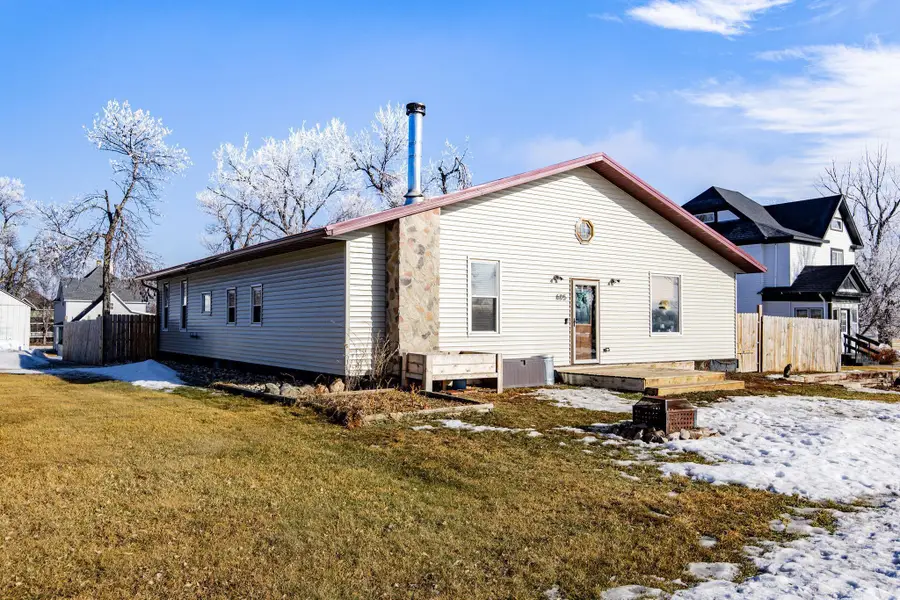 605 Ingalls Avenue, Hope, ND 58046 - #2