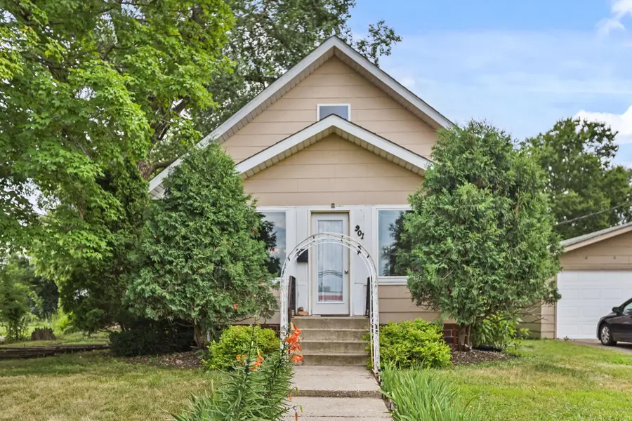 901 3rd Street Nw, Faribault, MN 55021 - #2