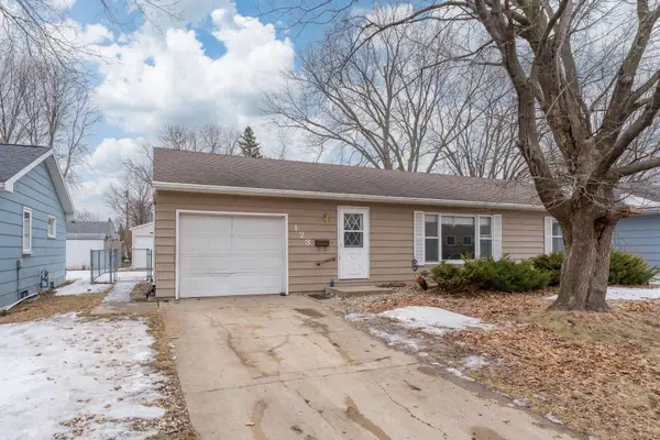 123 Knollcrest Drive, Mankato, MN 56001