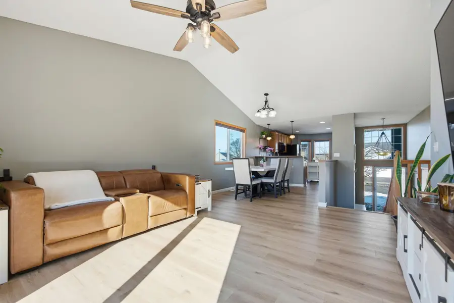 236 Ardennes Avenue E, Shakopee, MN 55379 - #3