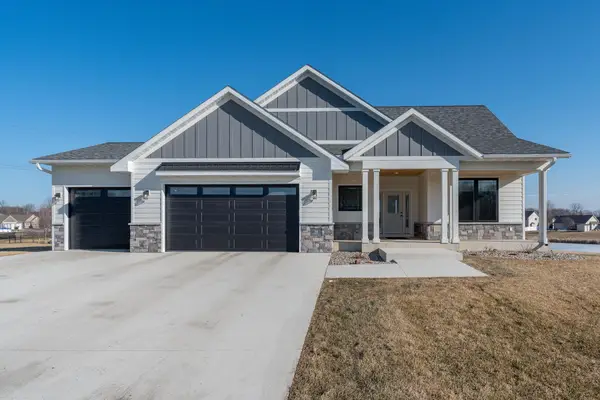 34 S Pointe Court, North Mankato, MN 56003