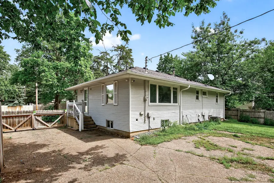 3213 W Old Shakopee Road, Bloomington, MN 55431 - #2