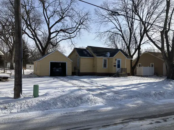 909 SE 5th Street Se, Waseca, MN 56093