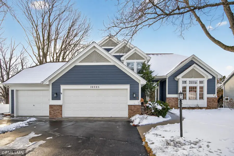 10005 Antrim Court, Woodbury, MN 55129 - #2