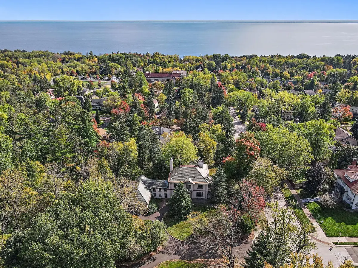 124 N Hawthorne Road, Duluth, MN 55812 - #1