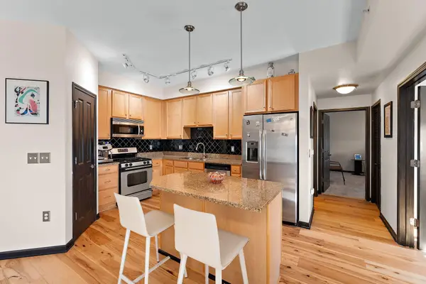 500 E Grant Street #1806, Minneapolis, MN 55404