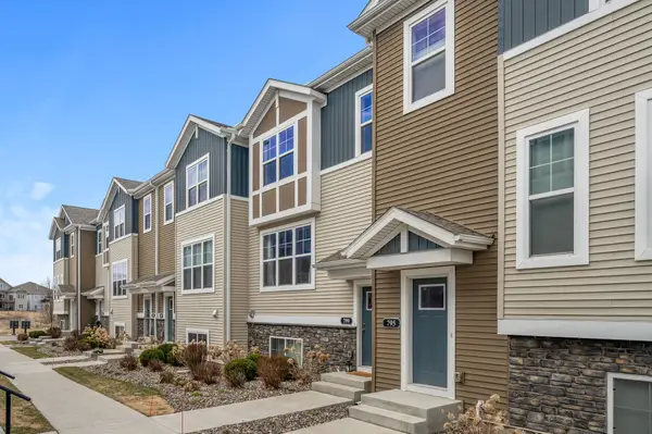 799 Roselyn Drive, Victoria, MN 55386