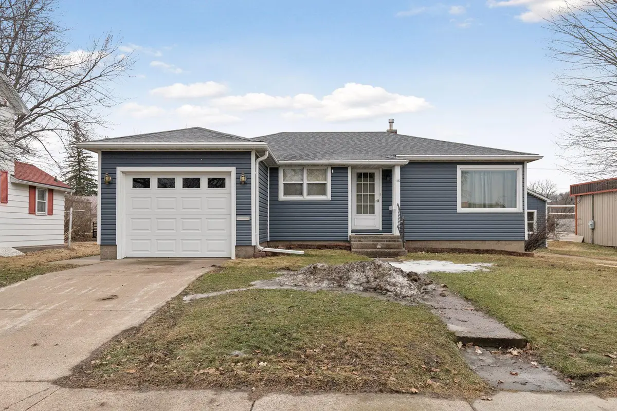 118 Hiawatha Drive E, Wabasha, MN 55981 - #1
