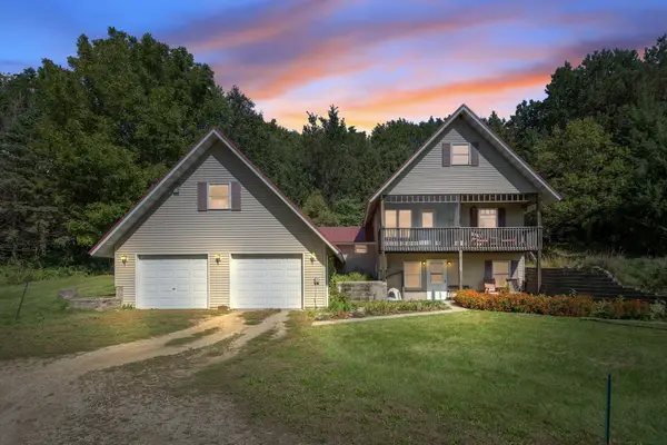 41912 205th Avenue, Le Center, MN 56057