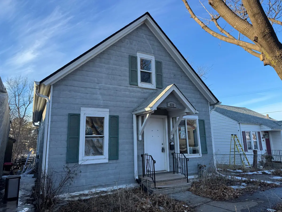 633 Parkway Drive, Saint Paul, MN 55106 - #1