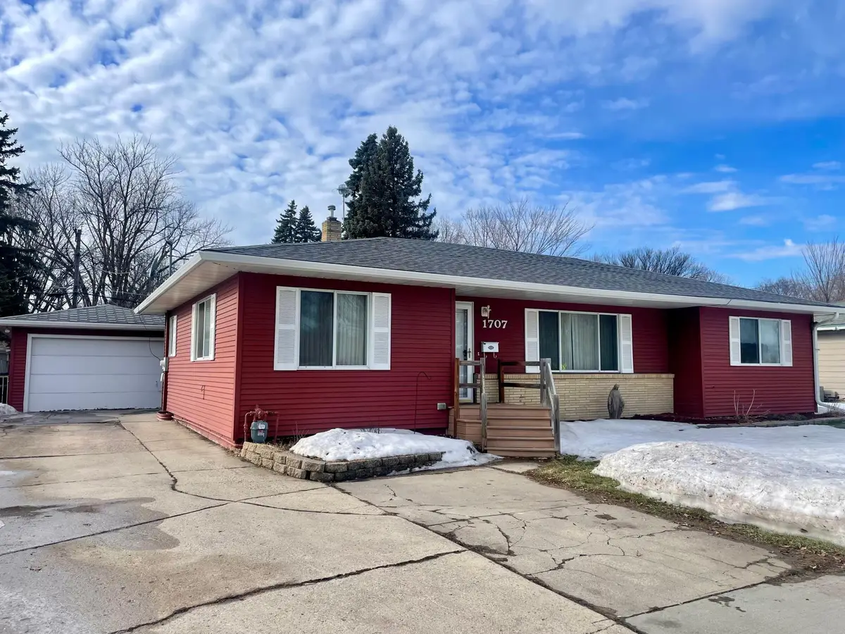 1707 5th Street S, Fargo, ND 58103 - #1