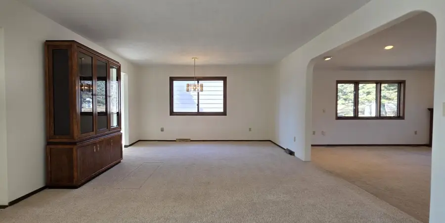 321 15th Street Ne, Valley City, ND 58072 - #3