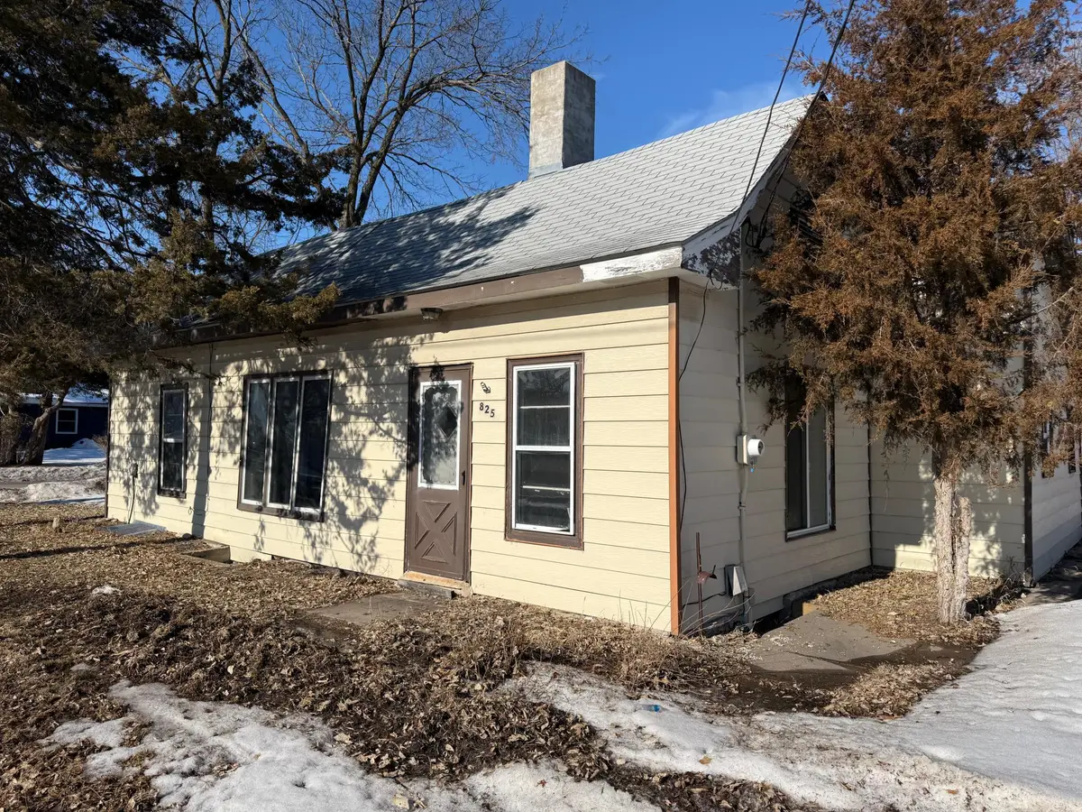 825 Broadway Street W, Monticello, MN 55362 - #1