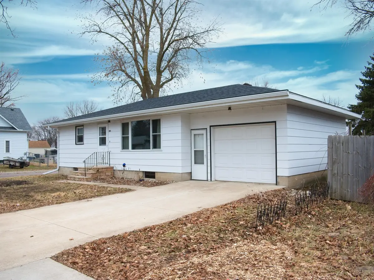 124 3rd Avenue S, Brownton, MN 55312 - #1