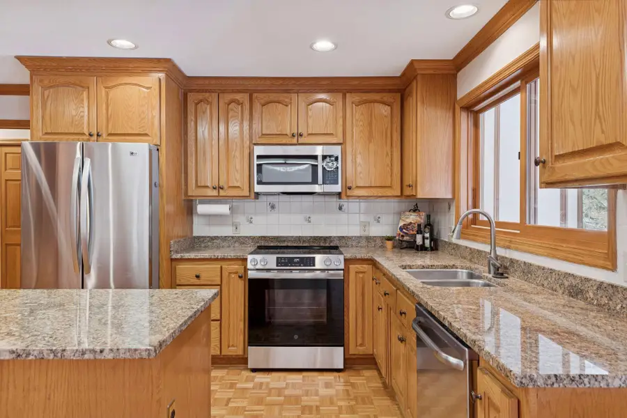 5043 Isle Avenue N, Lake Elmo, MN 55042 - #3