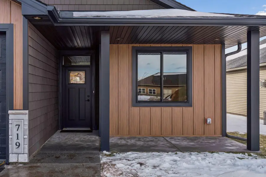 719 Margaret Lane Ne, Isanti, MN 55040 - #2