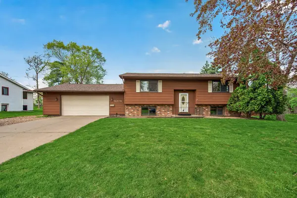 2505 Brenner Street, Roseville, MN 55113