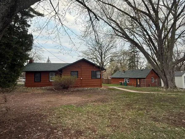 87 Juniper Street, Mahtomedi, MN 55115